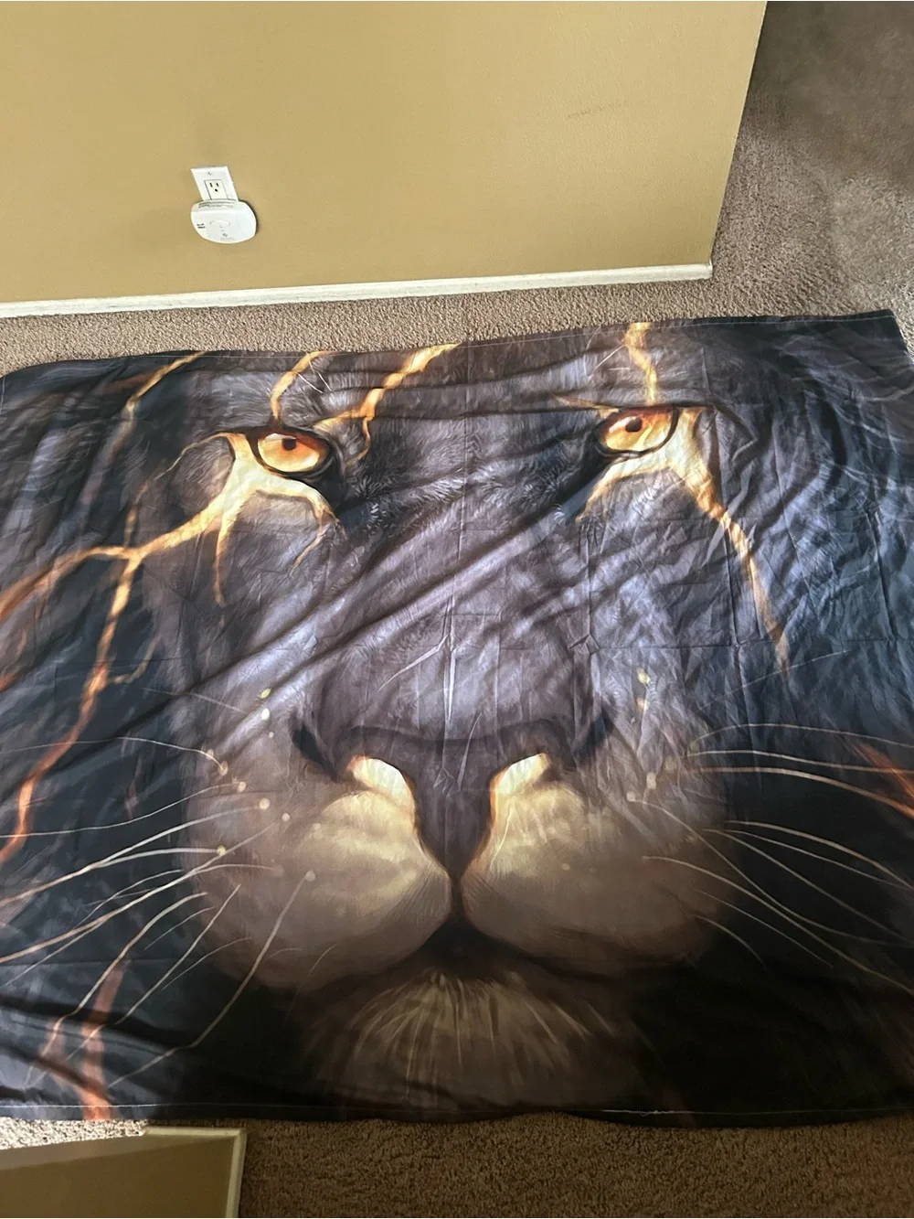 Lion Face Printed Throw Blanket - Golden Eyes
